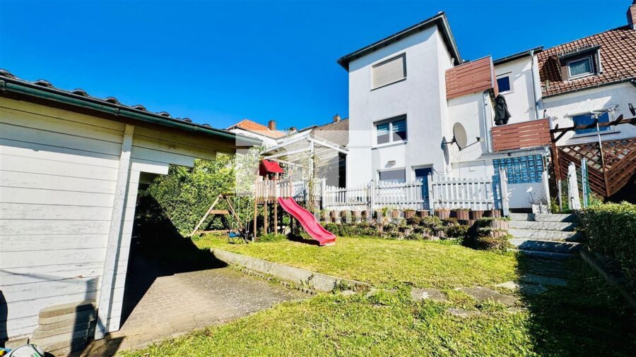 Sanierte Doppelhaushälfte mit großzügigem Garten, Garage & viel Platz für die Familie - Gartenbereich / Gartenhaus